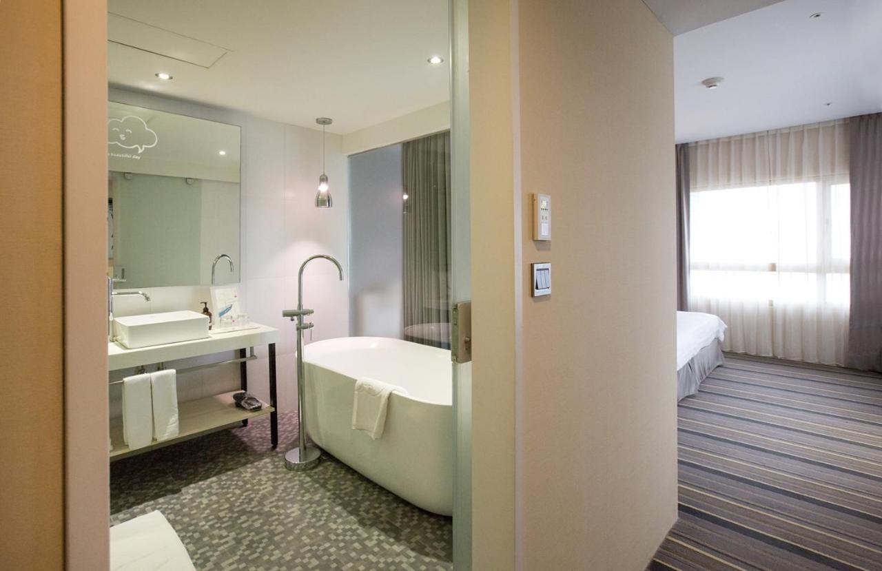 Hotelday Tamsui Buitenkant foto